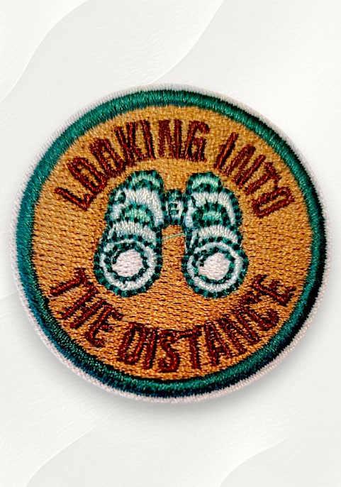 Бродиран пач за дрехи текстил и тениски - Гледам от дистанция