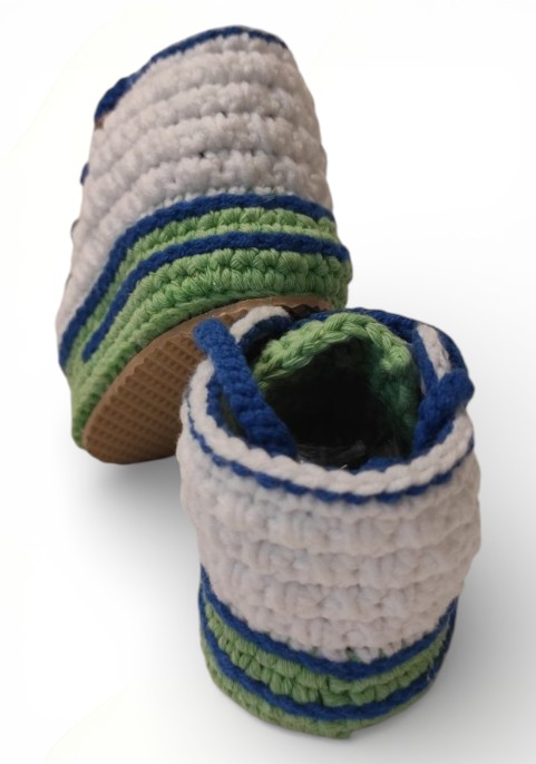 Маратонки бебешки високи бели и зелено със сини връзки